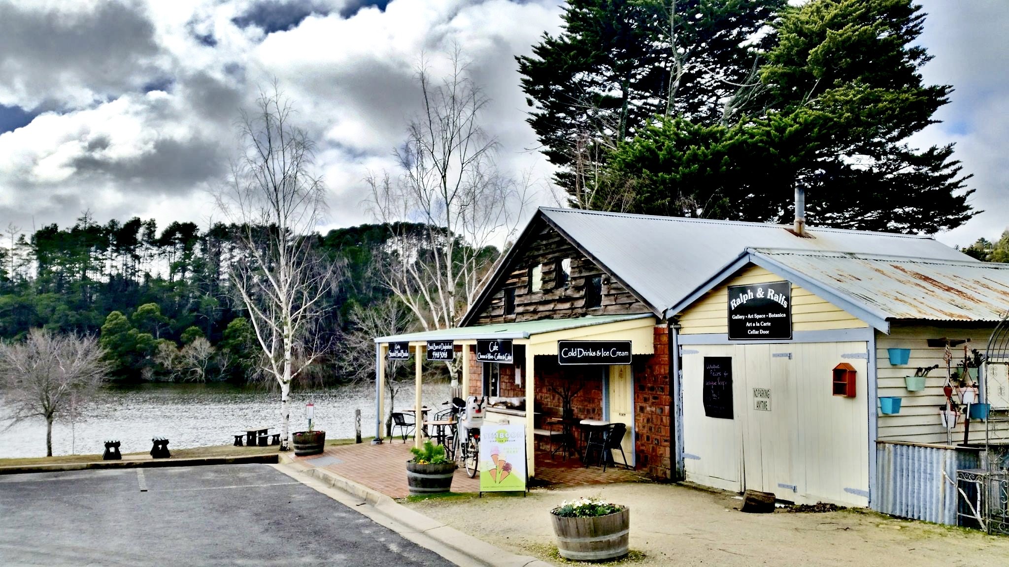 Book Barn @ Daylesford